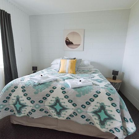 Pounawea Waterfront Motels Екстер'єр фото
