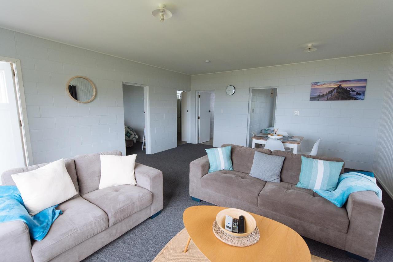 Pounawea Waterfront Motels Екстер'єр фото