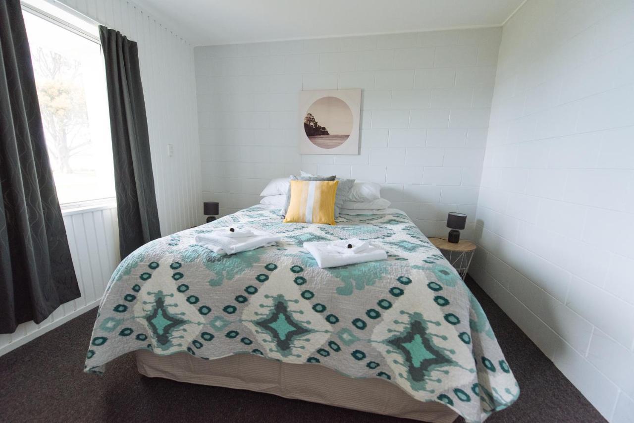 Pounawea Waterfront Motels Екстер'єр фото